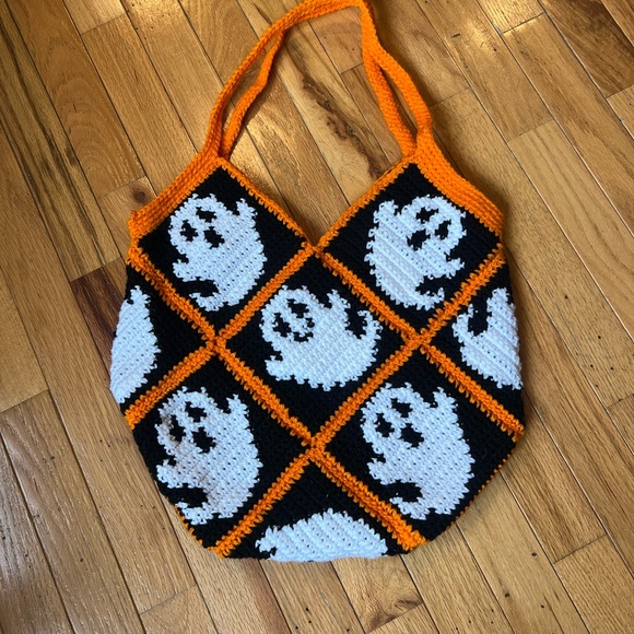 Hand Crocheted Black and Orange Spooky Ghost Bag 👻🎃 - Picture 3 of 7